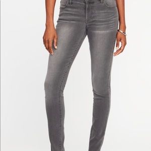 Gap  mid rise super skinny jeans